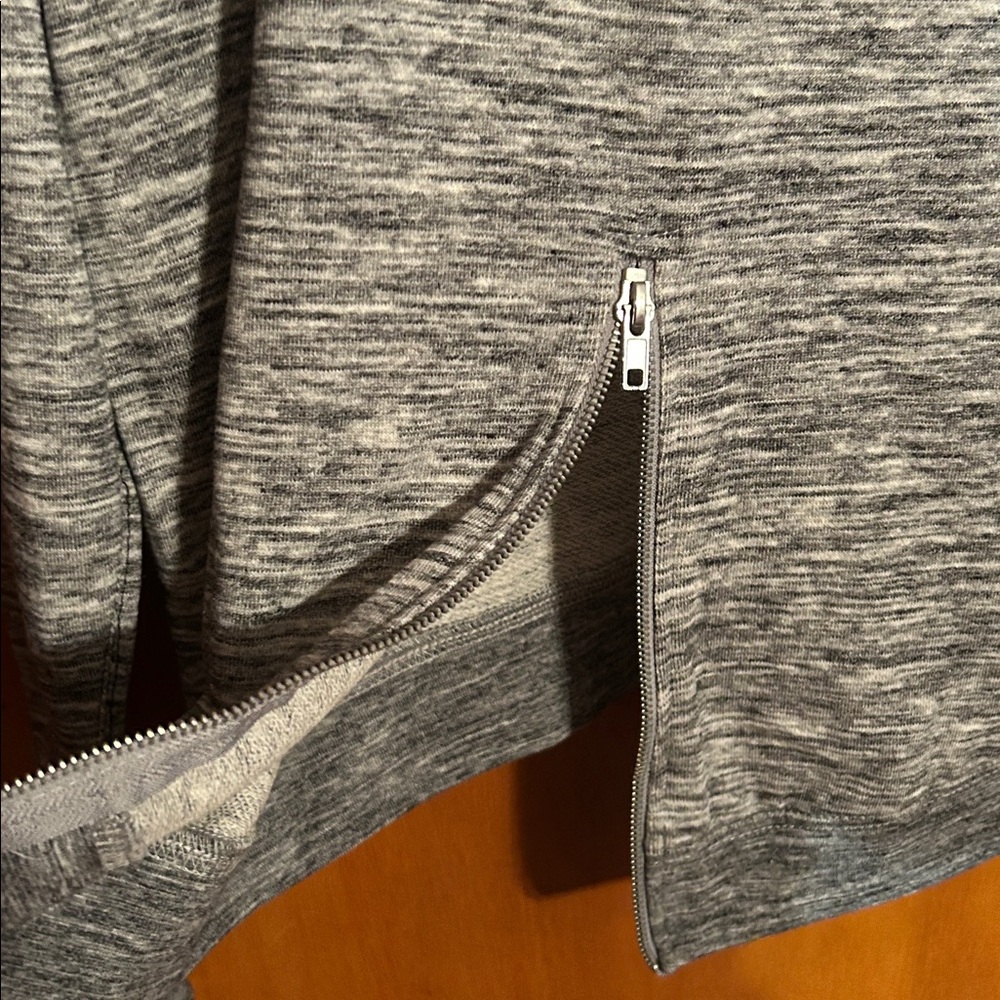 NWT Hard Rock Cafe Gray Ladies Sweat shirt size medium - Picture 3 of 10